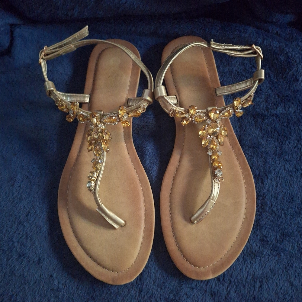Women's Tan T-Strap Sandals Size 10 - Picture 3 of 11